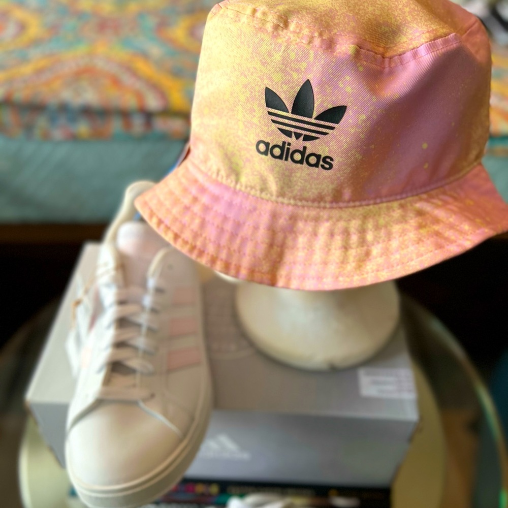 Classic combo Set: Adidas Bucket Hat and Grand Court 2.0 iconic Tennis shoes